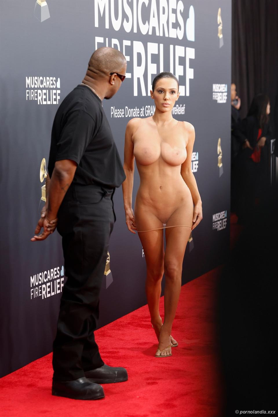 Bianca Censori pelada no Grammy com vestido transparente - Foto 246387